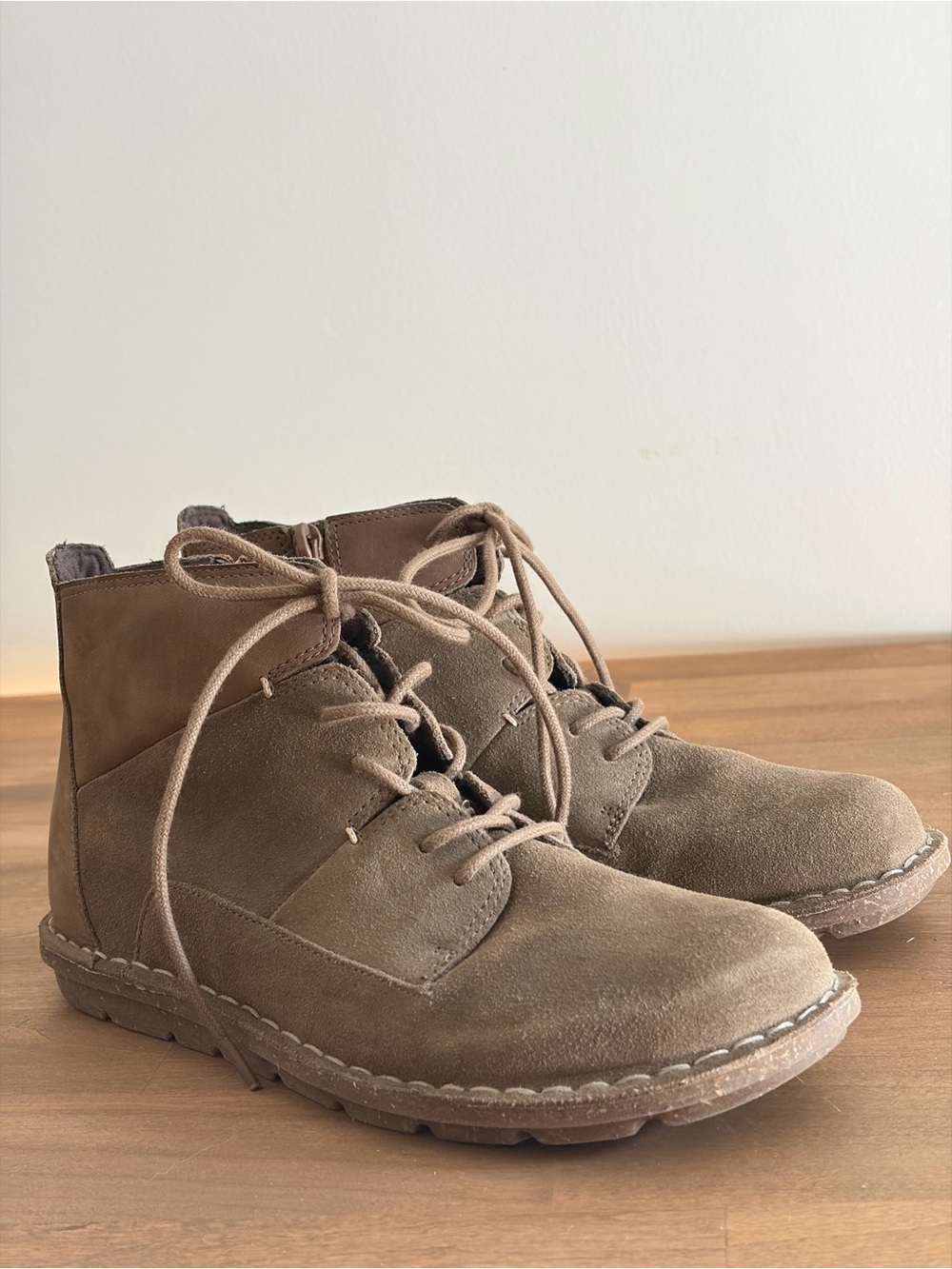 Clarks Trace Pine Taupe Suede Leather Lace-Up Side-Zip Ankle Boots Women Size 6W